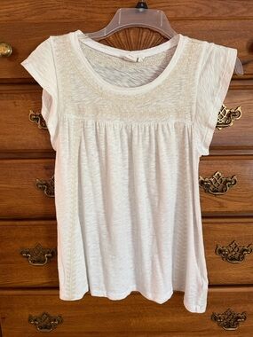 Gap White Short-Sleeve Scoop Neck Top with Embroidered Yoke
